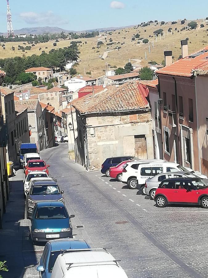 Los Tres Monos Ávila المظهر الخارجي الصورة